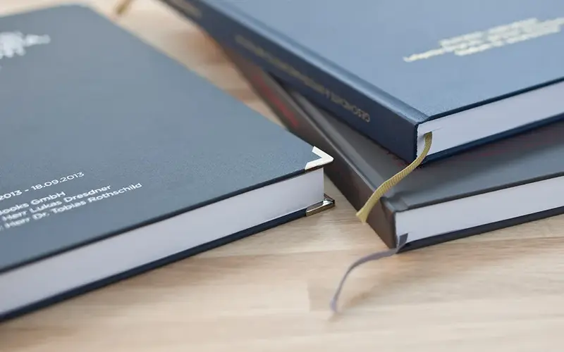 Dissertation gedruckt und gebunden als Hardcover-Bindung