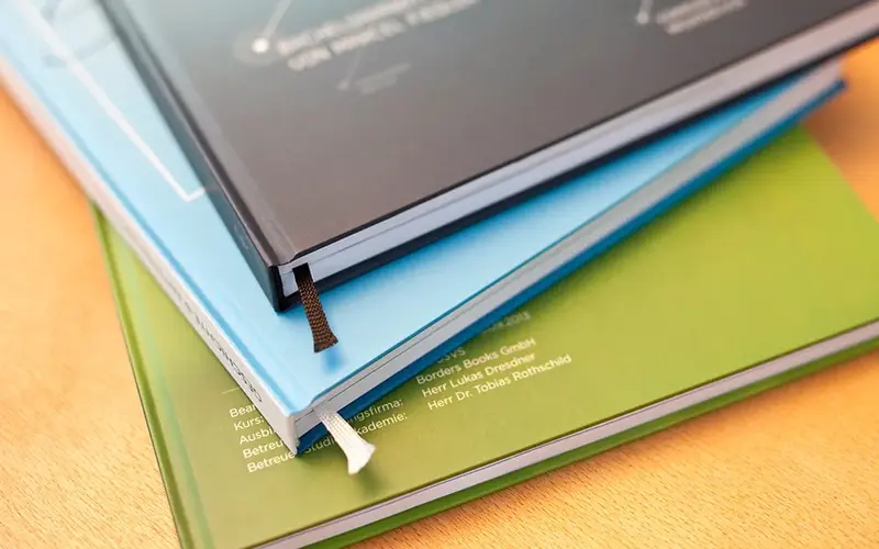 Dissertation gedruckt und gebunden als Hardcover-Bindung