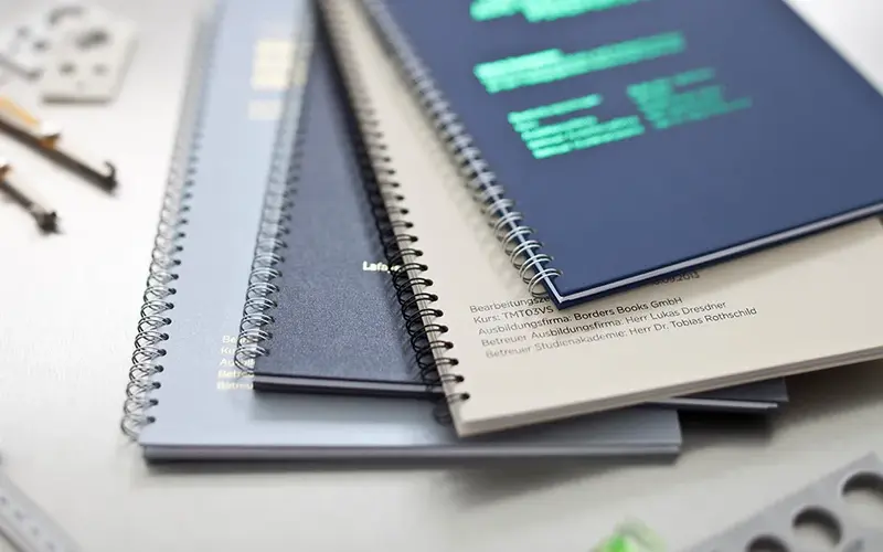 Bachelorarbeit gedruckt und gebunden als Spiralbindung-Hardcover