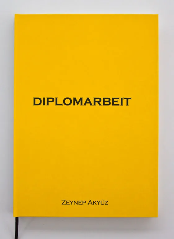 Bachelorarbeit drucken und binden mit Hardcover- oder Softcover-Bindung.