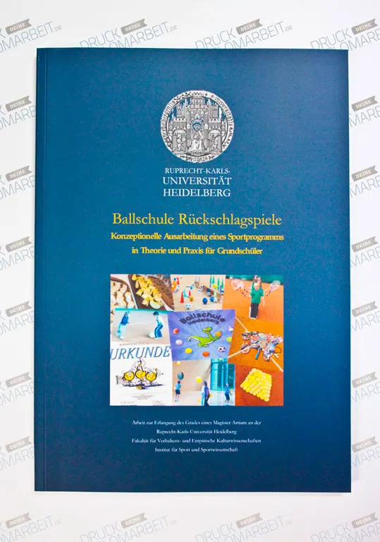 Bachelorarbeit drucken und binden mit Hardcover- oder Softcover-Bindung.