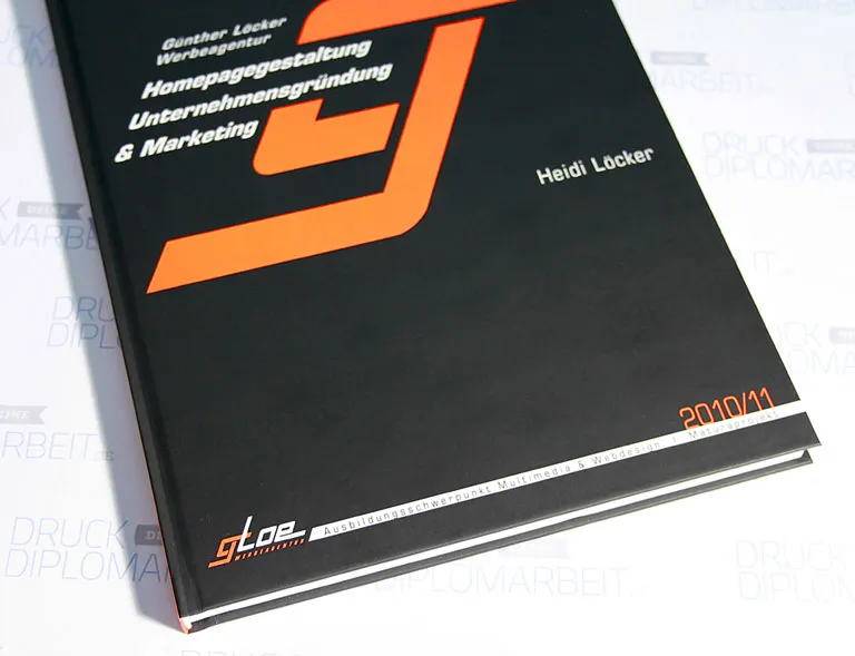 Bachelorarbeit drucken und binden mit Hardcover- oder Softcover-Bindung.