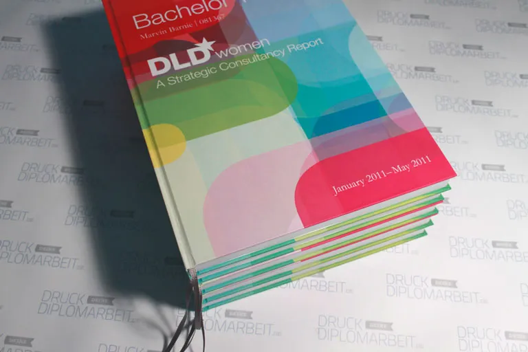 Bachelorarbeit drucken und binden mit Hardcover- oder Softcover-Bindung.