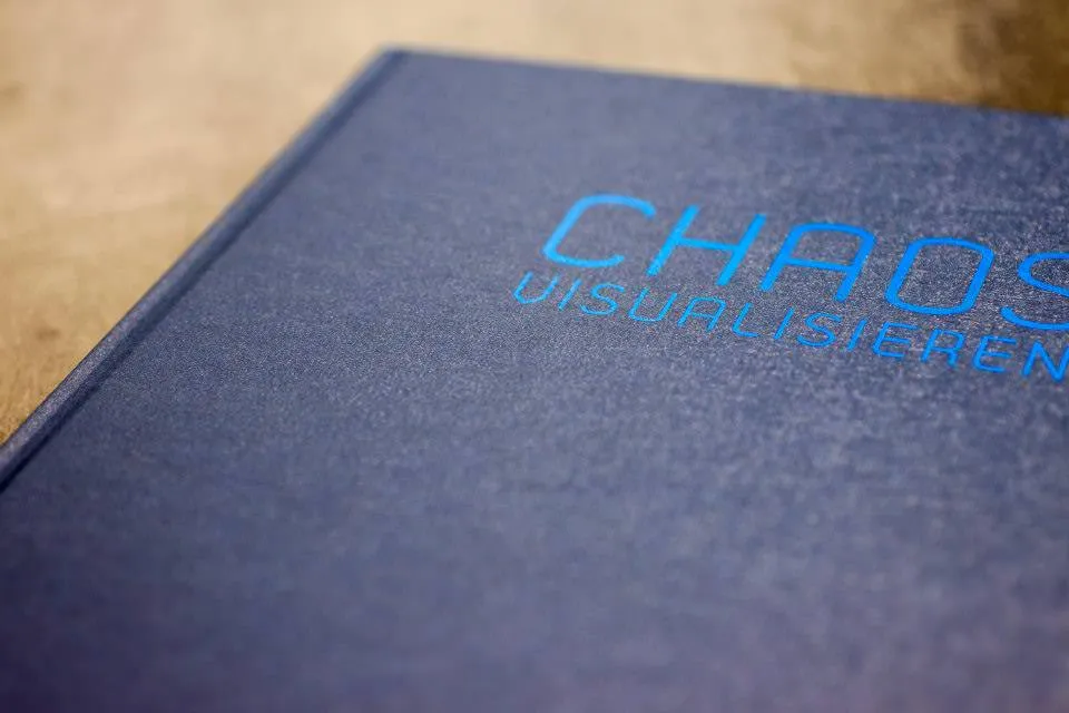 Bachelorarbeit drucken und binden mit Hardcover- oder Softcover-Bindung.
